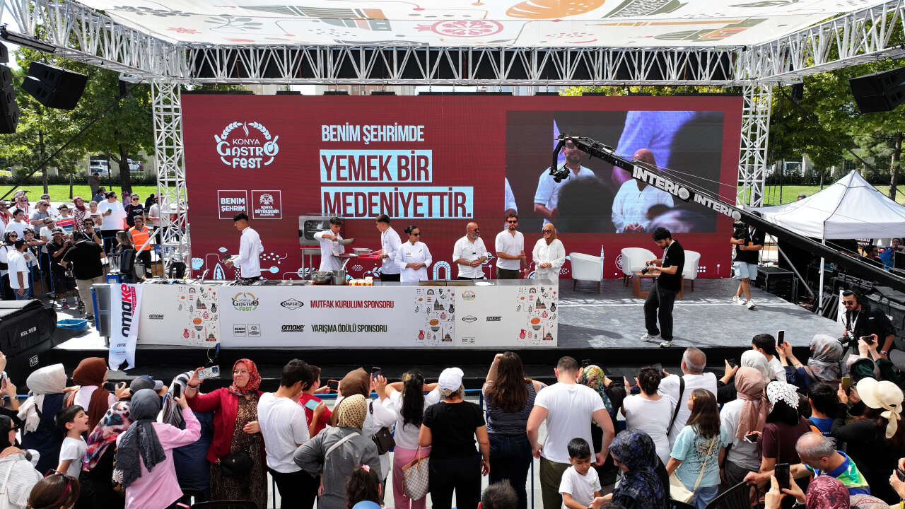 Konya GastroFest’e büyük ilgi! Yüz binlerce kişi lezzet şölenine akın etti 17